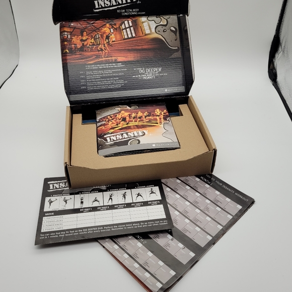 BEACHBODY | Insanity workout DVD set - Picture 2 of 16